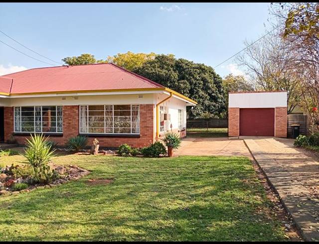 3 BEDROOM HOUSE FOR SALE IN THREE RIVERS